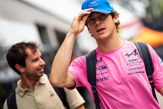 Formula 1 Singapore Airlines Singapore Grand Prix 2026 Levi Erb OVERTAKE MAXPPP - Singapore 08 10 2026 43 COLAPINTO Franco (arg), BWT Alpine Formula One Team, portrait at the Formula 1 Singapore Airlines Singapore Grand Prix 2026, the 16th round of the 2026 FIA Formula 1 World Championship, WM, Weltmeisterschaft at the Marina Bay Street Circuit in Singapore, from 08 to 11 October 2026 Singapore Marina Bay Street Circuit Singapore  Copyright: xOVERTAKE MAXPPPxLevixErbx OVT202610080140 OVT202610080140