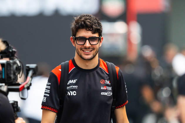 Formula 1 Singapore Airlines Singapore Grand Prix 2026 Levi Erb OVERTAKE MAXPPP - Singapore 08 10 2026 31 OCON Esteban (fra), TGR Haas F1 Team, portrait at the Formula 1 Singapore Airlines Singapore Grand Prix 2026, the 16th round of the 2026 FIA Formula 1 World Championship, WM, Weltmeisterschaft at the Marina Bay Street Circuit in Singapore, from 08 to 11 October 2026 Singapore Marina Bay Street Circuit Singapore  Copyright: xOVERTAKE MAXPPPxLevixErbx OVT202610080150 OVT202610080150