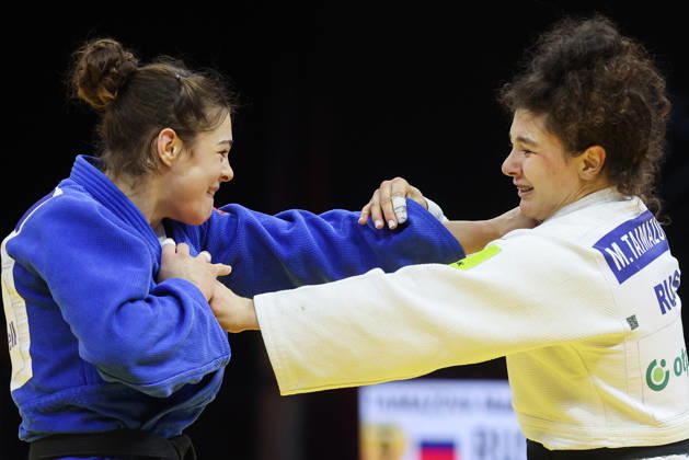 AZERBAIJAN, BAKU - OCTOBER 8, 2026: Madina Taimazova (R) of Russia and Aleksandra Andric of Serbia compete in their -70 kg bout as part of the 2026 World Judo Championships at the National Gymnastics Arena. Mikhail Sinitsyn TASS 98954976