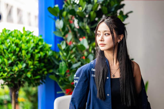 2026 Formula 1 Singapore - Tzuyu at Media Day TZUYU (TPE) K-Pop Singer and Member of TWICE in the Paddock during the 2026 Singapore Grand Prixon Thursday Media Day during the Formula 1 Singapore Airlines Singapore Grand Prix 2026 at Marina Bay Street Circuit, Singapore, on October 8, 2026. Photo by Antoine LAPEYRE Reveries Agency via ABACAPRESS.COM Singapore Singapore Copyright: xAntoinexLapeyre ReveriesxAgency ABACAx