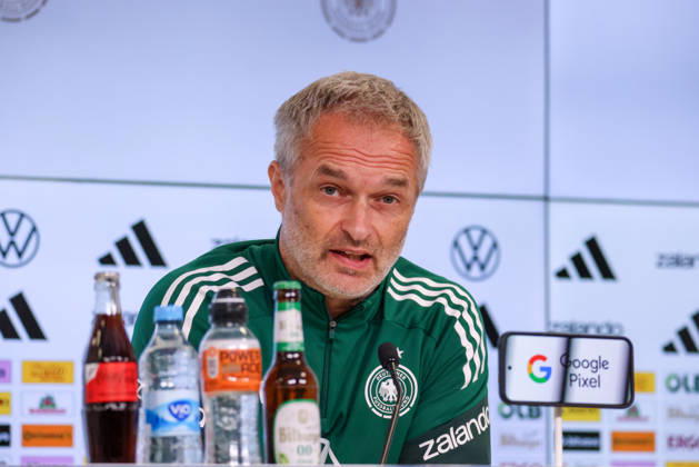 Karlsruhe, Deutschland: 08.10.2026 - Deutsche Fußballnationalmannschaft der Frauen - Abschlusspressekonferenz - Testspiel Deutschland vs. Australien Im Bild: Bundestrainer Christian Wück Wueck (Deutschland) bei der Abschlusspressekonferenz in Karlsruhe Copyright: HMBxMedia MadeleinexFantini