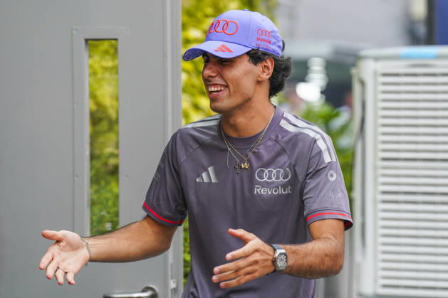 FORMULA 1 SINGAPORE AIRLINES SINGAPORE GRAND PRIX 2026 Gabriel Bortoleto (BRA) 5 Audi F1 Team in the paddock during the Formula 1 Singapore Airlines Singapore Grand Prix 2026, Round 17 of the 2026 Formula 1 World Championship, WM, Weltmeisterschaft from 9th - 11th October 2026 at the Marina Bay Street Circuit, Singapore. Credit: Robbie Hoad Every Second Media Editorial use only. All images are copyright Every Second Media Limited. No images may be reproduced without prior permission. Copyright: xIMAGO EveryxSecondxMediax ESM-2203-0170 RobbiexHoadx xEveryxSecondxMediax