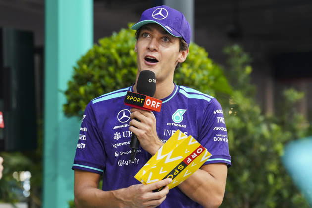 FORMULA 1 SINGAPORE AIRLINES SINGAPORE GRAND PRIX 2026 George Russell (GBR) 63 Mercedes giving an interview during the Formula 1 Singapore Airlines Singapore Grand Prix 2026, Round 17 of the 2026 Formula 1 World Championship, WM, Weltmeisterschaft from 9th - 11th October 2026 at the Marina Bay Street Circuit, Singapore. Credit: Robbie Hoad Every Second Media Editorial use only. All images are copyright Every Second Media Limited. No images may be reproduced without prior permission. Copyright: xIMAGO EveryxSecondxMediax ESM-2203-0183 RobbiexHoadx xEveryxSecondxMediax