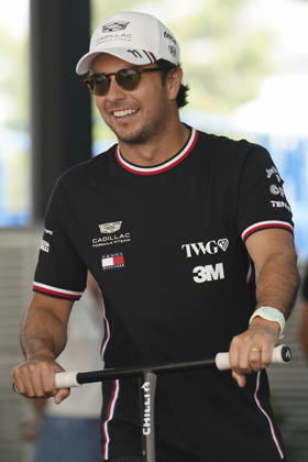 FORMULA 1 SINGAPORE AIRLINES SINGAPORE GRAND PRIX 2026 Sergio Perez (MEX) 11 Cadillac F1 Team giving an interview during the Formula 1 Singapore Airlines Singapore Grand Prix 2026, Round 17 of the 2026 Formula 1 World Championship, WM, Weltmeisterschaft from 9th - 11th October 2026 at the Marina Bay Street Circuit, Singapore. Credit: Robbie Hoad Every Second Media Editorial use only. All images are copyright Every Second Media Limited. No images may be reproduced without prior permission. Copyright: xIMAGO EveryxSecondxMediax ESM-2203-0204 RobbiexHoadx xEveryxSecondxMediax