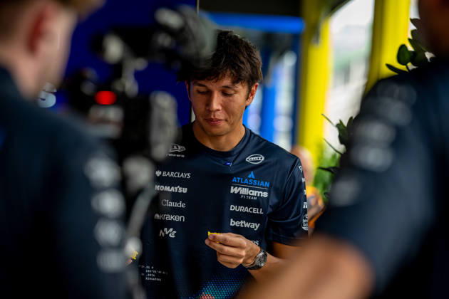 MARINA BAY, SINGAPORE: Alex Albon, racing for the Williams Racing team during the 2026 Formula 1 Singapore Grand Prix at the Marina Bay Street Circuit in Marina Bay, Singapore