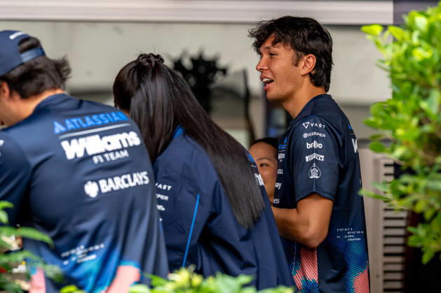 MARINA BAY, SINGAPORE: Alex Albon, racing for the Williams Racing team during the 2026 Formula 1 Singapore Grand Prix at the Marina Bay Street Circuit in Marina Bay, Singapore