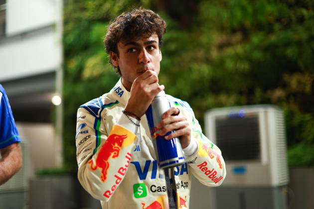 F1 - SINGAPORE GRAND PRIX 2026 LINDBLAD Arvid (gbr), Visa Cash App RB F1 Team VCARB03, portrait during the 2026 Formula 1 Singapore Grand Prix, 17th round of the 2026 Formula One World Championship, WM, Weltmeisterschaft from October 9 to 11, 2026 on the Marina Bay Street Circuit, in Singapore, Singapore - SingaporeSingapore  Copyright: xDPPIx