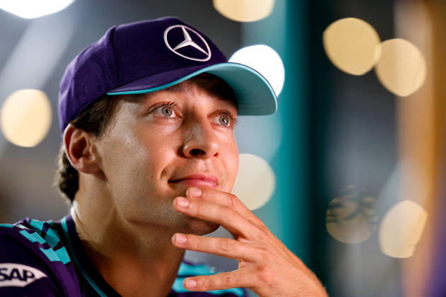 F1 - SINGAPORE GRAND PRIX 2026 RUSSELL George (gbr), Mercedes AMG F1 Team W17, portrait during the 2026 Formula 1 Singapore Grand Prix, 17th round of the 2026 Formula One World Championship, WM, Weltmeisterschaft from October 9 to 11, 2026 on the Marina Bay Street Circuit, in Singapore, Singapore - SingaporeSingapore  Copyright: xDPPIx