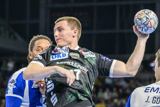 im Bild v.l.: Nils Lichtlein (Fuechse Berlin, 17), im Angriff, GER, Berlin, Handball, Füchse Berlin vs FC Porto, EHF Champions League, 3. Spieltag der Gruppe A , in der Max Schmeling Halle, Am Falkplatz 1, 08.10.2026, Copyright: HMBxMedia UwexKoch