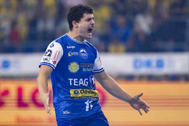 Torschütze Gian Attenhofer (ThSV, 11), Spieler vom ThSV Eisenach, jubelt über ein Tor, Jubel, jubeln, Torjubel, Torerfolg, celebrate the goal, goal, celebration, jubelt ueber das Tor, Freuen, Freude, freut sich, optimistisch, positiv, Spielszene, Highlight, Einzelbild, Einzelfoto, Aktion, Action, 08.10.2026, Mannheim (Deutschland), Handball, Bundesliga, Rhein-Neckar Löwen - ThSV Eisenach