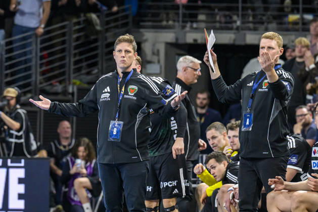im Bild v.l.: Nicolej Krickau, traurig, deprimiert, sauer, Maximilian Rinderle CoTr (Fuechse Berlin), GER, Berlin, Handball, Füchse Berlin vs FC Porto, EHF Champions League, 3. Spieltag der Gruppe A , in der Max Schmeling Halle, Am Falkplatz 1, 08.10.2026, Copyright: HMBxMedia UwexKoch