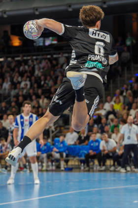 Im Bild: Leo Prantner (Fuechse Berlin, 6), Torschuss 08.10.2026, Fuechse Berlin - FC Porto, EHF Handball Champions League, Saison 2026 27, Max-Schmeling-Halle Copyright: HMBxMedia xPascalxSpanehl