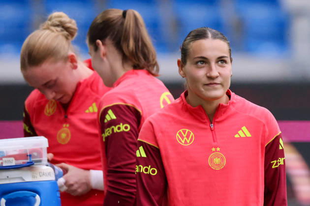 Karlsruhe, Deutschland: 08.10.2026 - Deutsche Fußballnationalmannschaft der Frauen - Abschlusstraining - Testspiel Deutschland vs. Australien Im Bild: v.li. Torhüterin Laura Dick (Deutschland), Torhüterin Stina Johannes (Deutschland) und Carlotta Wamser (Deutschland) Copyright: HMBxMedia MadeleinexFantini