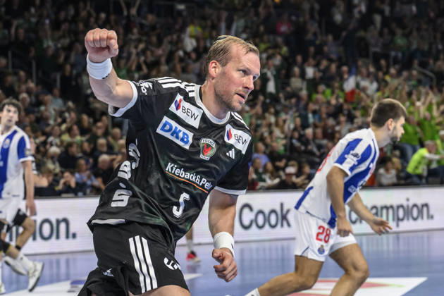 im Bild v.l.: Max Darj (Fuechse Berlin, 05), Tor, Treffer, Jubel, Torjubel, Freude, Begeisterung, feiert, GER, Berlin, Handball, Füchse Berlin vs FC Porto, EHF Champions League, 3. Spieltag der Gruppe A , in der Max Schmeling Halle, Am Falkplatz 1, 08.10.2026, Copyright: HMBxMedia UwexKoch