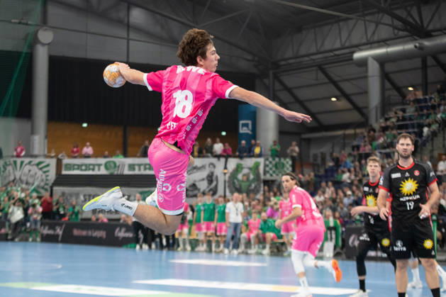 Handball, HBL2: SC DHfK Leipzig - TuS N-Lübbecke; 08.10.2026 Staffan Peter (18, SC DHfK Leipzig) springt zum Wurf. Handball, 2. Bundesliga, Saison 2026 2027, 7. Spieltag: SC DHfK Leipzig vs. TuS N-Lübbecke am 08.10.2026 in der Quarterback Immobilien Arena Leipzig. Copyright: xBEAUTIFULxSPORTS JanxKaeferx