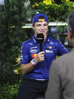 October 8, 2026, Singapore, Kaohsiung City, Singapore: LANDO NORRIS of McLaren Mastercard F1 Team speaks to the media during an interview outside the team s hospitality area in the paddock ahead of the 2026 Formula 1 Singapore Grand Prix at Marina Bay Street Circuit in Singapore. Singapore Singapore - ZUMAh201 20261008_zsp_h201_036 Copyright: xYichinxHoux