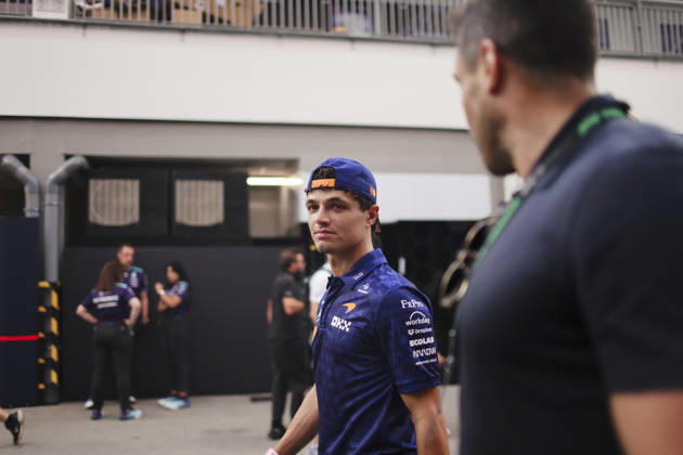 October 8, 2026, Singapore, Kaohsiung City, Singapore: LANDO NORRIS of McLaren Mastercard F1 Team walks back towards the team s hospitality area in the paddock after attending a press conference, PK, Pressekonferenz ahead of the 2026 Formula 1 Singapore Grand Prix at Marina Bay Street Circuit in Singapore. Singapore Singapore - ZUMAh201 20261008_zsp_h201_034 Copyright: xYichinxHoux