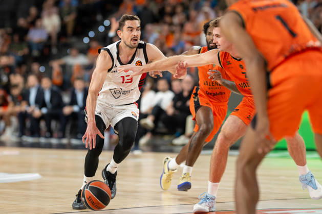 EuroLeague Round 4 match between Valencia Basket and Hapoel IBI Tel Aviv Tomas Satoransky of Hapoel IBI Tel Aviv in action during the EuroLeague Round 4 match between Valencia Basket and Hapoel IBI Tel Aviv at Roig Arena, (Valencia ) on October 08, 2026. Copyright: xVicentexVidalxFernandezx
