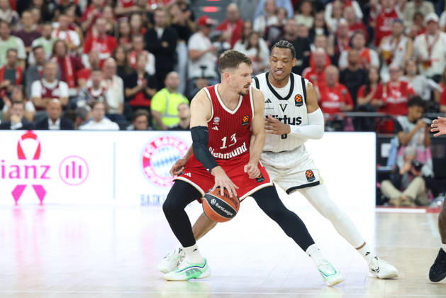 Andreas Obst (FC Bayern Basketball, 13) mit Wendell Moore (Virtus Bologna, 08), GER, FC Bayern Basketball vs. Virtus Bologna, Basketball, Euroleague, 4. Spieltag, Saison 2026 2027, 08.10.2026, GER, FC Bayern Basketball vs. Virtus Bologna, Basketball, Euroleague, 4. Spieltag, Saison 2026 2027, 08.10.2026 Muenchen Copyright: xEibner-Pressefoto JennixMaulx EP_JML