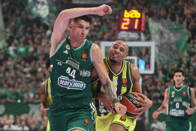 Panatinaikos AKTOR v Fenerbahce Tarfin - EuroLeague ATHENS, GREECE - OCTOBER 08 : Fenerbahce Tarfin s Talen Horton-Tucker (R) competes against Panathinaikos AKTOR s Konstantinos Mitoglou (44) during the fourth-week EuroLeague basketball match between Panathinaikos AKTOR and Fenerbahce Tarfin at OAKA Sports Hall in Athens, Greece on October 08, 2026. Ayhan Mehmet Anadolu Athens Greece. Editorial use only. Please get in touch for any other usage.  Copyright: x2026xAnadoluxAyhanxMehmetx