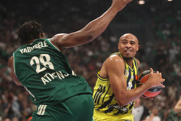 Panatinaikos AKTOR v Fenerbahce Tarfin - EuroLeague ATHENS, GREECE - OCTOBER 08 : Fenerbahce Tarfin s Talen Horton-Tucker (R) competes against a Panathinaikos AKTOR player during the fourth-week EuroLeague basketball match between Panathinaikos AKTOR and Fenerbahce Tarfin at OAKA Sports Hall in Athens, Greece on October 08, 2026. Ayhan Mehmet Anadolu Athens Greece. Editorial use only. Please get in touch for any other usage.  Copyright: x2026xAnadoluxAyhanxMehmetx