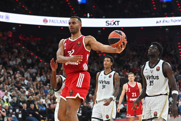 Johannes THIEMANN (FCB), Mouhamet Diouf (Bologna). Basketball Euro League,Saison 2026 2027, FC Bayern Muenchen - Virtus Bologna am 08.10.2026 , S A P G A R D EN