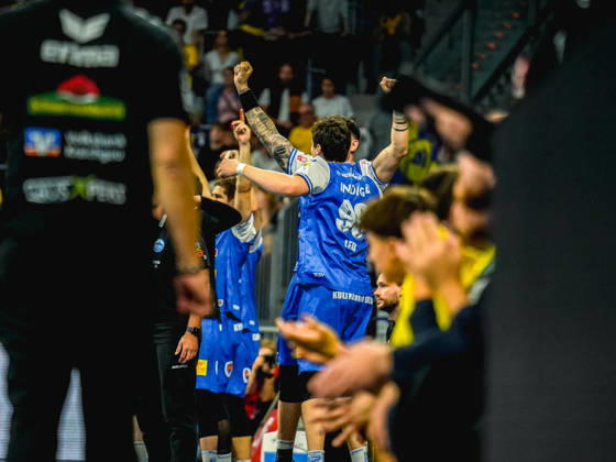 08.10.2026, xwppx, Handball Opel HBL, Rhein-Neckar Loewen - ThSV Eisenach v.l. Jubel der Bank vom ThSV Eisenach