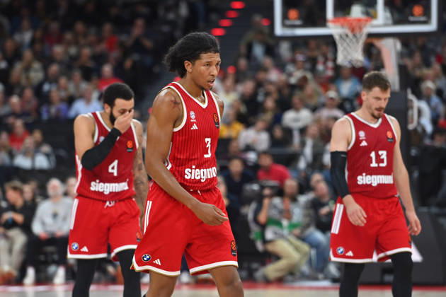 MarJon BEAUCHAMP (FCB), hi:Duane WASHINGTON JR. (FCB), hi.re:Andreas OBST (FCB), Enttaeuschung,Frust,enttaeuscht, frustriert,niedergeschlagen, Basketball Euro League,Saison 2026 2027, FC Bayern Muenchen - Virtus Bologna am 08.10.2026 , S A P G A R D EN