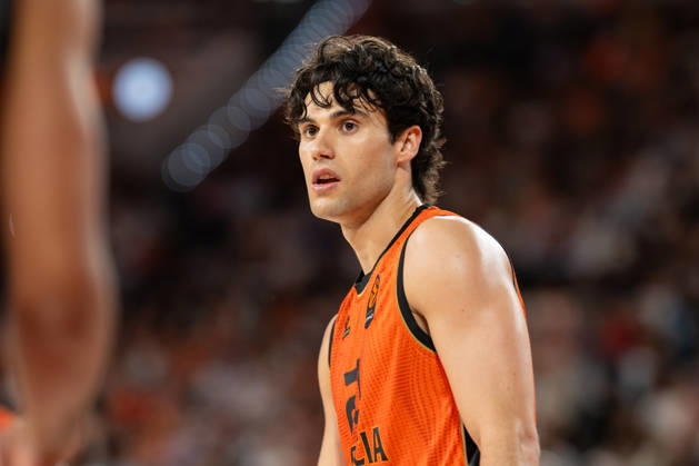 EuroLeague Round 4 match between Valencia Basket and Hapoel IBI Tel Aviv Gonzalo Corbalan of Valencia Basket in action during the EuroLeague Round 4 match between Valencia Basket and Hapoel IBI Tel Aviv at Roig Arena, (Valencia ) on October 08, 2026. Copyright: xVicentexVidalxFernandezx