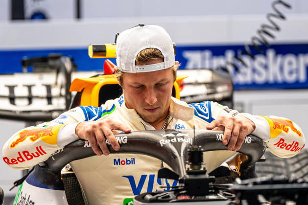 FORMULE 1 : Grand Prix de Singapour - 08 10 2026 30 Liam Lawson (NZL) Oracle Red Bull Racing (AUT) Red Bull RB22 RBPT-Ford, during the Formula 1 Singapore Grand Prix at the Marina Bay Street Circuit, Round 18 of the 2026 FIA Formula 1 World Championship, WM, Weltmeisterschaft 9-11 October 2026, Singapore (SGP). SINGAPORESingapore  Copyright: xIANxBUNDEYx xMPSxAGENCYx x