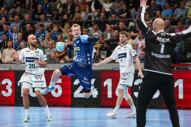 Torben Matzken (TVB Stuttgart, 22) beim Wurf GER, TVB Stuttgart vs. HSG Wetzlar, Handball, Opel Handball-Bundesliga, 8. Spieltag, Spielzeit 2026 2027, 08.10.2026 GER, TVB Stuttgart vs. HSG Wetzlar, Handball, Opel Handball-Bundesliga, 8. Spieltag, Spielzeit 2026 2027, 08.10.2026 Stuttgart Copyright: xEibner-Pressefoto SoerenxHerwegx EP_SHG