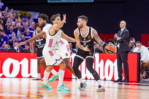 ESP: Euroleague Real Madrid v Partizan Belgrade Facundo Campazzo of Real Madrid and Luca Vildoza of Partizan during the Euroleague match between Real Madrid and Partizan Mozzart Bet Belgrade played at Movistar Arena Stadium on October 8 2026 in Madrid Spain Madrid Spain Basketball Copyright: xAlbaxPachecox xAgenciaxLOFx
