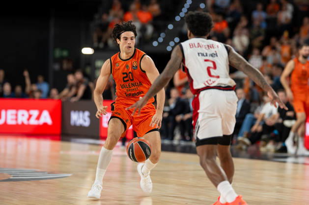 EuroLeague Round 4 match between Valencia Basket and Hapoel IBI Tel Aviv Gonzalo Corbalan of Valencia Basket in action during the EuroLeague Round 4 match between Valencia Basket and Hapoel IBI Tel Aviv at Roig Arena, (Valencia ) on October 08, 2026. Copyright: xVicentexVidalxFernandezx