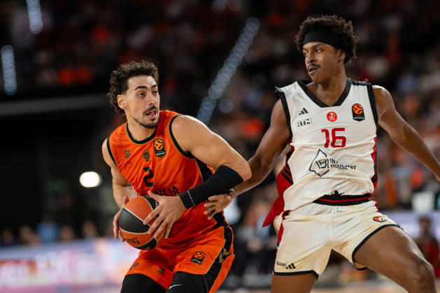 EuroLeague Round 4 match between Valencia Basket and Hapoel IBI Tel Aviv Josep Puerto of Valencia Basket (L) and Zach Leday of Hapoel IBI Tel Aviv (R) in action during the EuroLeague Round 4 match between Valencia Basket and Hapoel IBI Tel Aviv at Roig Arena, (Valencia ) on October 08, 2026. Copyright: xVicentexVidalxFernandezx
