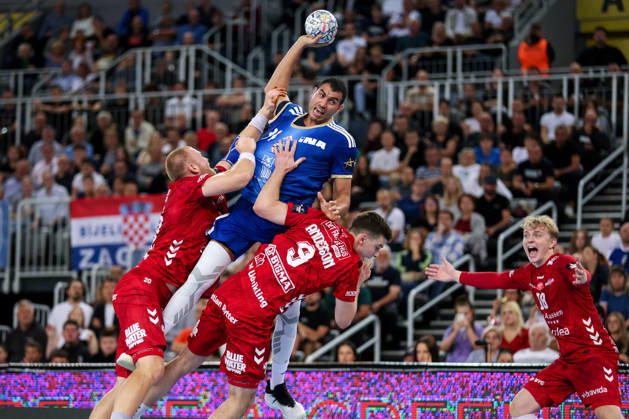 HC Zagreb v Aalborg Handbold - EHF Champions League Men Group Phase - Group C ZAGREB, CROATIA - OCTOBER 8: Abdelrahman Abdou of HC Zagreb and Tobias Nielsen of Aalborg Handbold in action during the EHF Champions League match between HC Zagreb and Aalborg Handbold at Arena Zagreb on October 8, 2026 in Zagreb, Croatia.  IgorxKralj PIXSELL