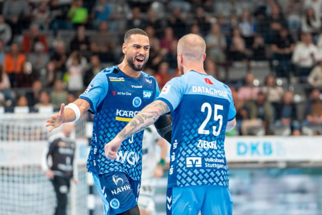 Handball I Herren I Saison 2026-2027 I Bundesliga I 8. Spieltag I TVB Stuttgart - HSG Wetzlar I 08.10.2026 Philipp Ahouansou (5, TVB Stuttgart) jubelt mit Patrick Zieker (25, TVB Stuttgart) Stuttgart Porsche Arena Baden-Württemberg Deutschland Copyright: xLobeca MaxxPetershansx