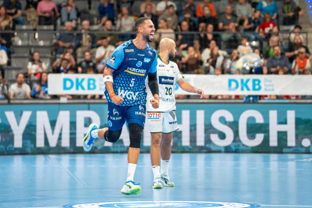 Handball I Herren I Saison 2026-2027 I Bundesliga I 8. Spieltag I TVB Stuttgart - HSG Wetzlar I 08.10.2026 Philipp Ahouansou (5, TVB Stuttgart) jubelt Stuttgart Porsche Arena Baden-Württemberg Deutschland Copyright: xLobeca MaxxPetershansx