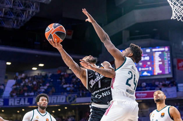 ESP: Euroleague Real Madrid v Partizan Belgrade Carlik Jones of Partizan and Andres Feliz of Real Madrid during the Euroleague match between Real Madrid and Partizan Mozzart Bet Belgrade played at Movistar Arena Stadium on October 8 2026 in Madrid Spain Madrid Spain Basketball Copyright: xAlbaxPachecox xAgenciaxLOFx
