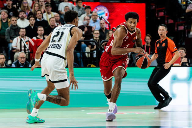MUNICH, GERMANY - OCTOBER 08: Marjon Beauchamp (FC Bayern Muenchen, 3) controls the ball against Derrick Alston Jr. (Virtus Bologna, 21) during the Turkish Airlines EuroLeague match between FC Bayern Muenchen vs. Virtus Bologna at SAP Garden on round 4 of Turkish Airlines EuroLeague on October 08, 2026 in Munich, Germany. Bavaria Germany Copyright: xSteffiexWunderlx