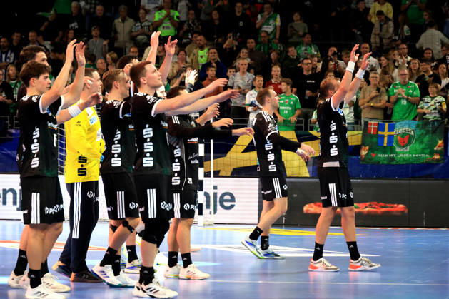 08.10.2026, GER Deutschland, Handball, EHF Champions League, 08.10.2026, Saison 2026 2027, Berlin, Fuechse Berlin vs FC Porto Fuechse-Spielerkreis, Jubel, jubelt, Freude, Glueck, gluecklich, positive Emotionen, nordphoto GmbH Engler Berlin Max-Schmeling-Halle Berlin Deutschland Copyright: xNordphotox xEnglerx