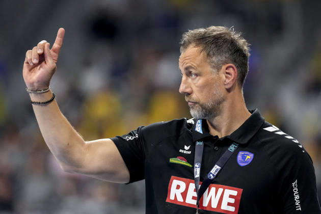 Maik Machulla (Trainer, Cheftrainer, RNL), gibt Anweisungen, gestikuliert, mit den Armen gestikulieren, Einzelbild, Einzelfoto, Aktion, Action, 08.10.2026, Mannheim (Deutschland), Handball, Bundesliga, Rhein-Neckar Löwen - ThSV Eisenach