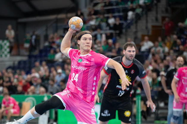 Handball, HBL2: SC DHfK Leipzig - TuS N-Lübbecke; 08.10.2026 Blaer Hinriksson (24, SC DHfK Leipzig) wirft einen Siebenmeter. Handball, 2. Bundesliga, Saison 2026 2027, 7. Spieltag: SC DHfK Leipzig vs. TuS N-Lübbecke am 08.10.2026 in der Quarterback Immobilien Arena Leipzig. Copyright: xBEAUTIFULxSPORTS JanxKaeferx