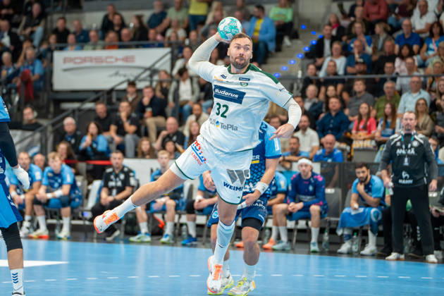 Handball I Herren I Saison 2026-2027 I Bundesliga I 8. Spieltag I TVB Stuttgart - HSG Wetzlar I 08.10.2026 Nikolaj Laeso Läso Läsö Laesö (32, HSG Wetzlar) im Wurf Stuttgart Porsche Arena Baden-Württemberg Deutschland Copyright: xLobeca MaxxPetershansx