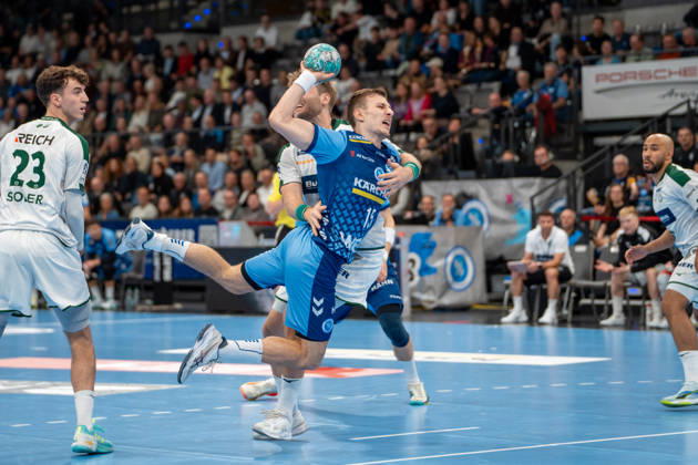 Handball I Herren I Saison 2026-2027 I Bundesliga I 8. Spieltag I TVB Stuttgart - HSG Wetzlar I 08.10.2026 Simone Mengon (15, TVB Stuttgart) im Wurf Stuttgart Porsche Arena Baden-Württemberg Deutschland Copyright: xLobeca MaxxPetershansx