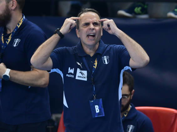 EHF CHAMPIONS LEAGUE. Xavier Sabate headcoach of HC Orlen Wisla Plock reacts during EHF Champions League group phase match between HC Vardar and HC Orlen Wisla Plock in Skopje, North Macedonia, October 19 2026.IMAGO PETR STOJANOVSKI