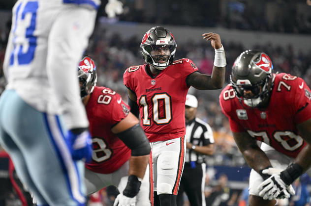 Tampa Bay Buccaneers Jalon Daniels calls a play against the Dallas Cowboys during their game at AT&T Stadium in Arlington, Texas on Thursday, October 8, 2026.  ARL2026100823 IANxHALPERIN