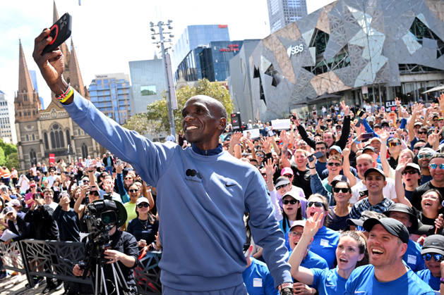 ELIUD KIPCHOGE MELBOURNE MARATHON OP, Elite marathon athlete Eliud Kipchoge during a fan event ahead of the Melbourne Marathon, in Melbourne, Friday, October 9, 2026. ( NO ARCHIVING MELBOURNE VICTORIA Australia  Copyright: xJAMESxROSSx 20261009167759440840