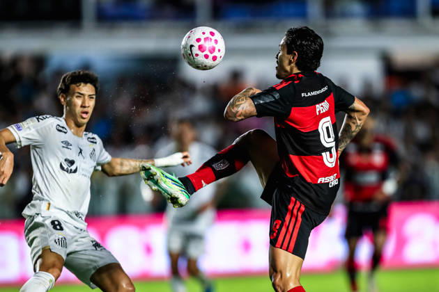 October 10, 2026, Sao Paulo, Sao Paulo, Brazil: SoO PAULO (SP), BRAZIL OCTOBER 10: Flamengo player Pedro during the match between Santos and Flamengo in the 2026 Brazilian Championship at Vila Belmiro Stadium in Santos (SP), Brazil, on Thursday, October 10, 2026., Credit:Marco Miatelo Avalon  Copyright: xMarcoxMiatelox xAvalonx 1141611863