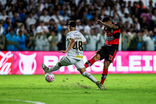 October 10, 2026, Sao Paulo, Sao Paulo, Brazil: SoO PAULO (SP), BRAZIL OCTOBER 10: Flamengo player Danilo during the match between Santos and Flamengo in the 2026 Brazilian Championship at Vila Belmiro Stadium in Santos (SP), Brazil, on Thursday, October 10, 2026., Credit:Marco Miatelo Avalon  Copyright: xMarcoxMiatelox xAvalonx 1141611883