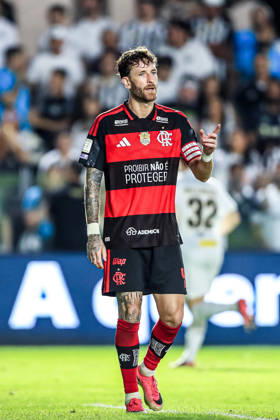 October 10, 2026, Sao Paulo, Sao Paulo, Brazil: SoO PAULO (SP), BRAZIL OCTOBER 10: Flamengo player LÃ o Pereira during the match between Santos and Flamengo in the 2026 Brazilian Championship at Vila Belmiro Stadium in Santos (SP), Brazil, on Thursday, October 10, 2026., Credit:Marco Miatelo Avalon  Copyright: xMarcoxMiatelox xAvalonx 1141611959